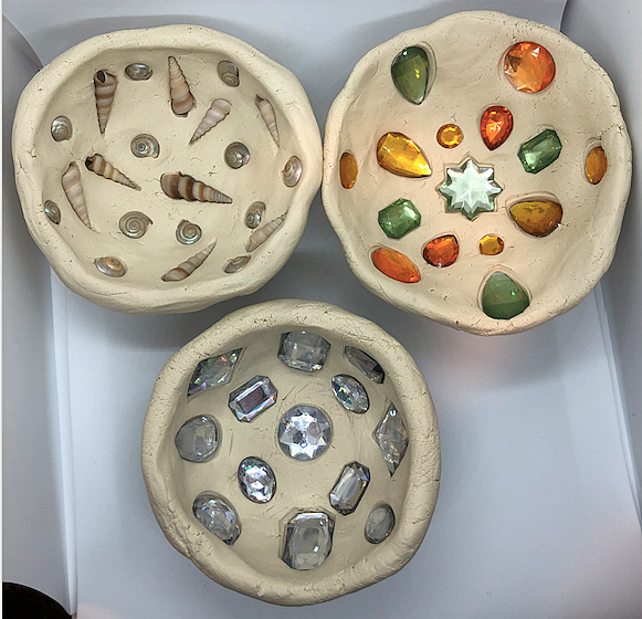 Finished bowls with decorations